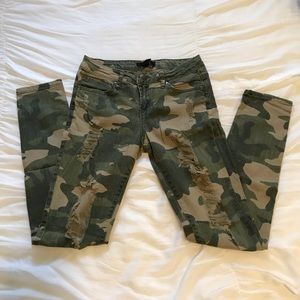 Camo distressed jeans
